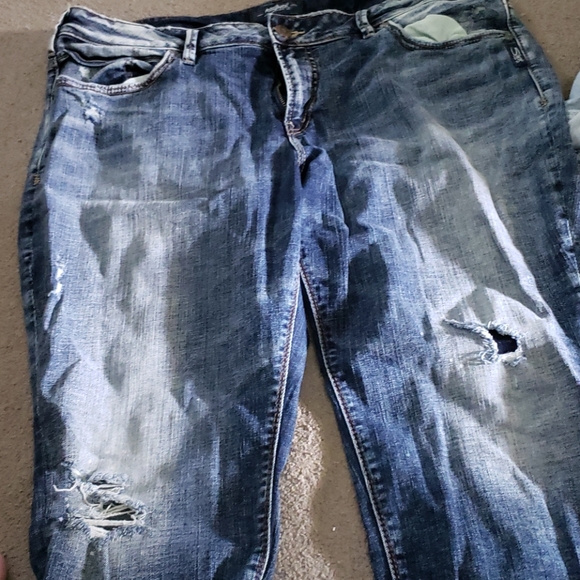 Silver capris - Picture 3 of 3